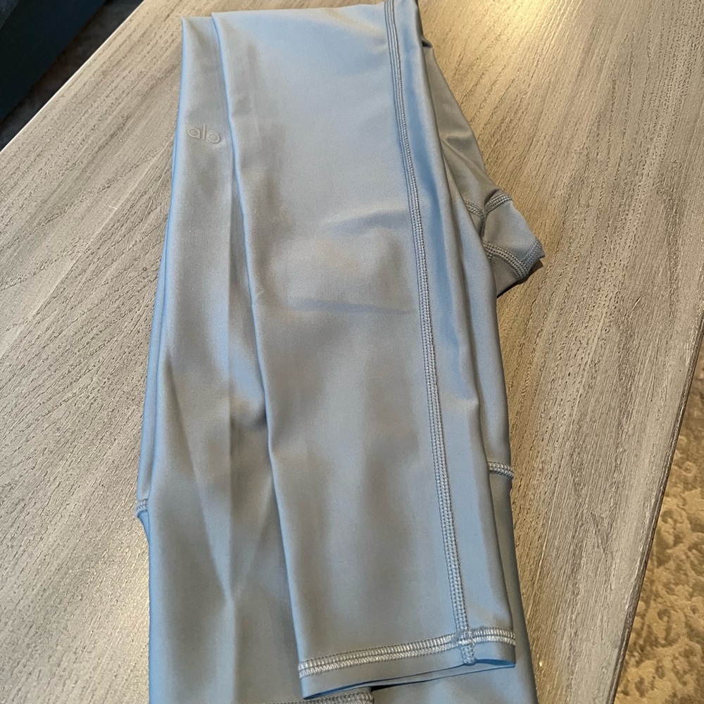 Alo Airlift Legging - size S